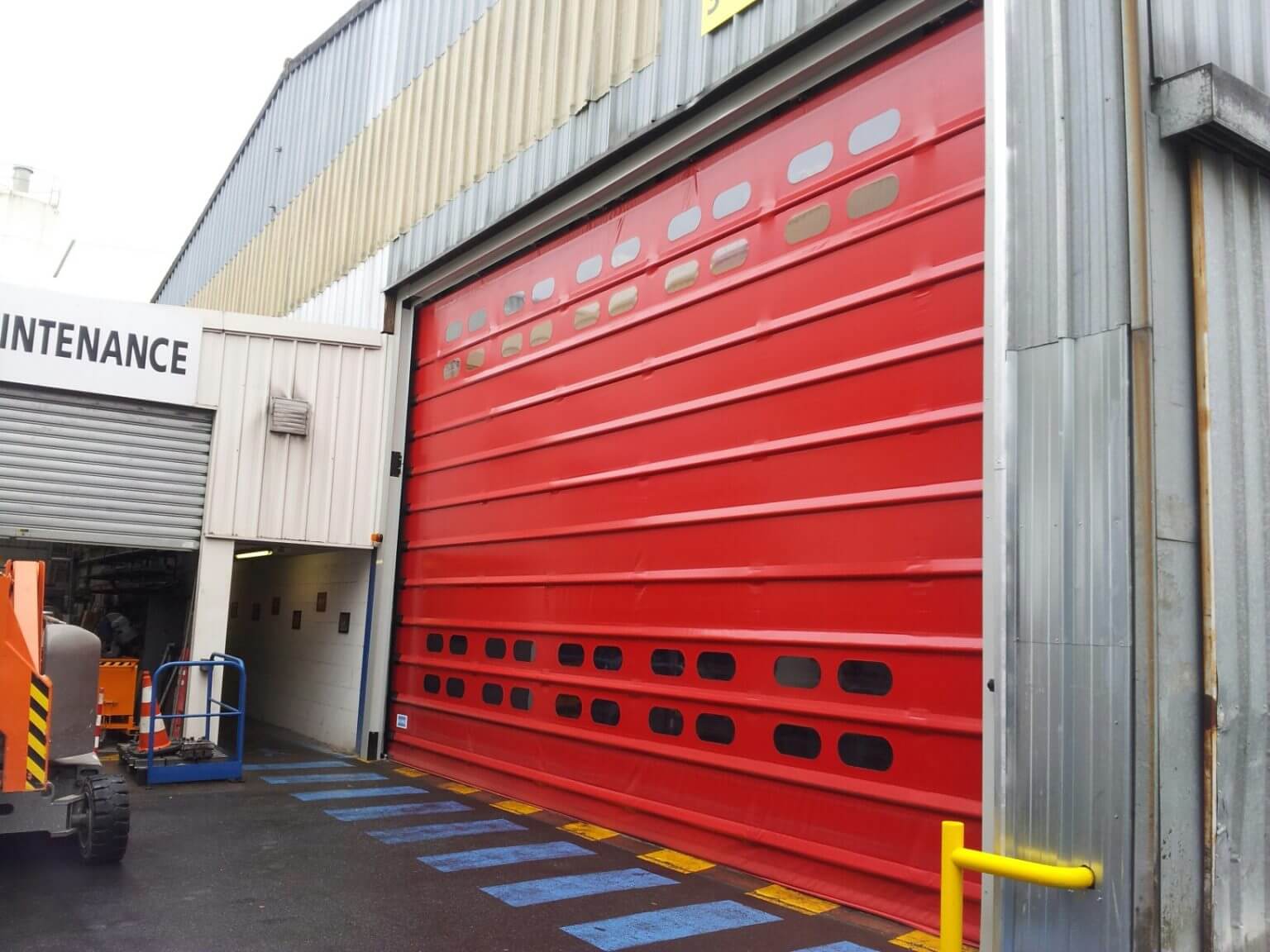 Loading Bay Doors | Fen-Bay Services Ltd