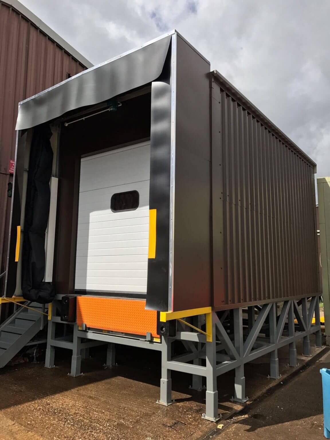 Loading Bay Doors | Fen-Bay Services Ltd